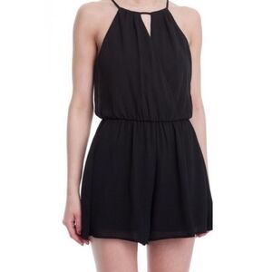 LUSH Woven Keyhole Romper,  Black, Size Medium‎